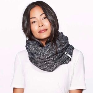 🍁Lululemon Vinyasa Black & White Jacquard Scarf🍂